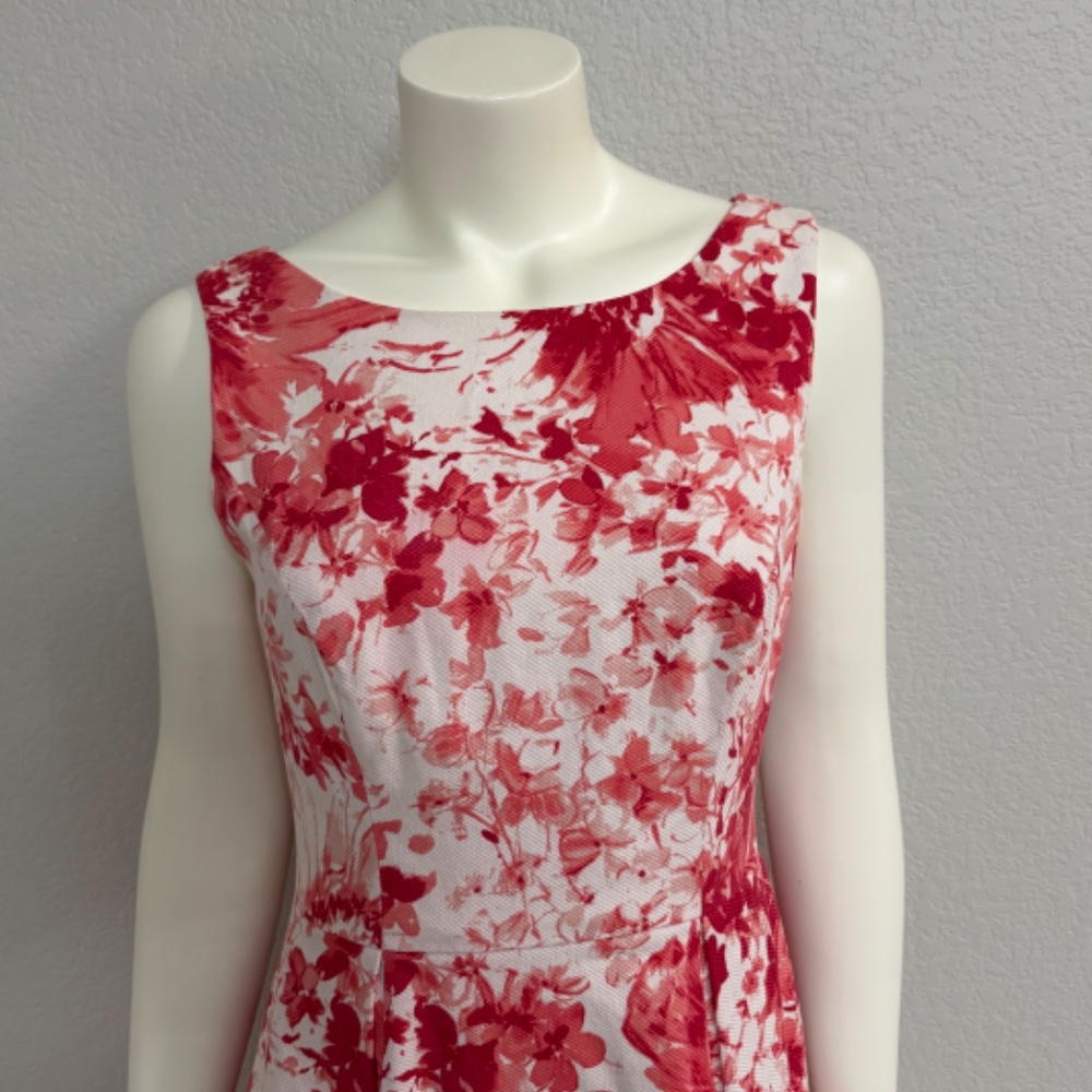 Adrianna Papell Red Floral Dress. - Picture 2 of 14